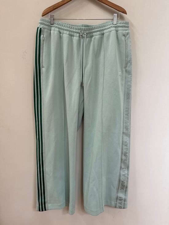 Seller photo, Poshmark